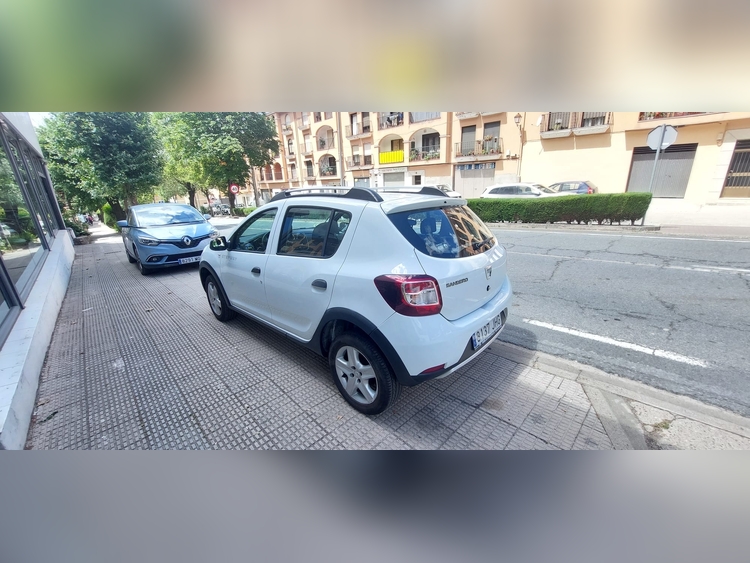 Dacia Sandero Stepway 1.5 dci 90cv foto 3